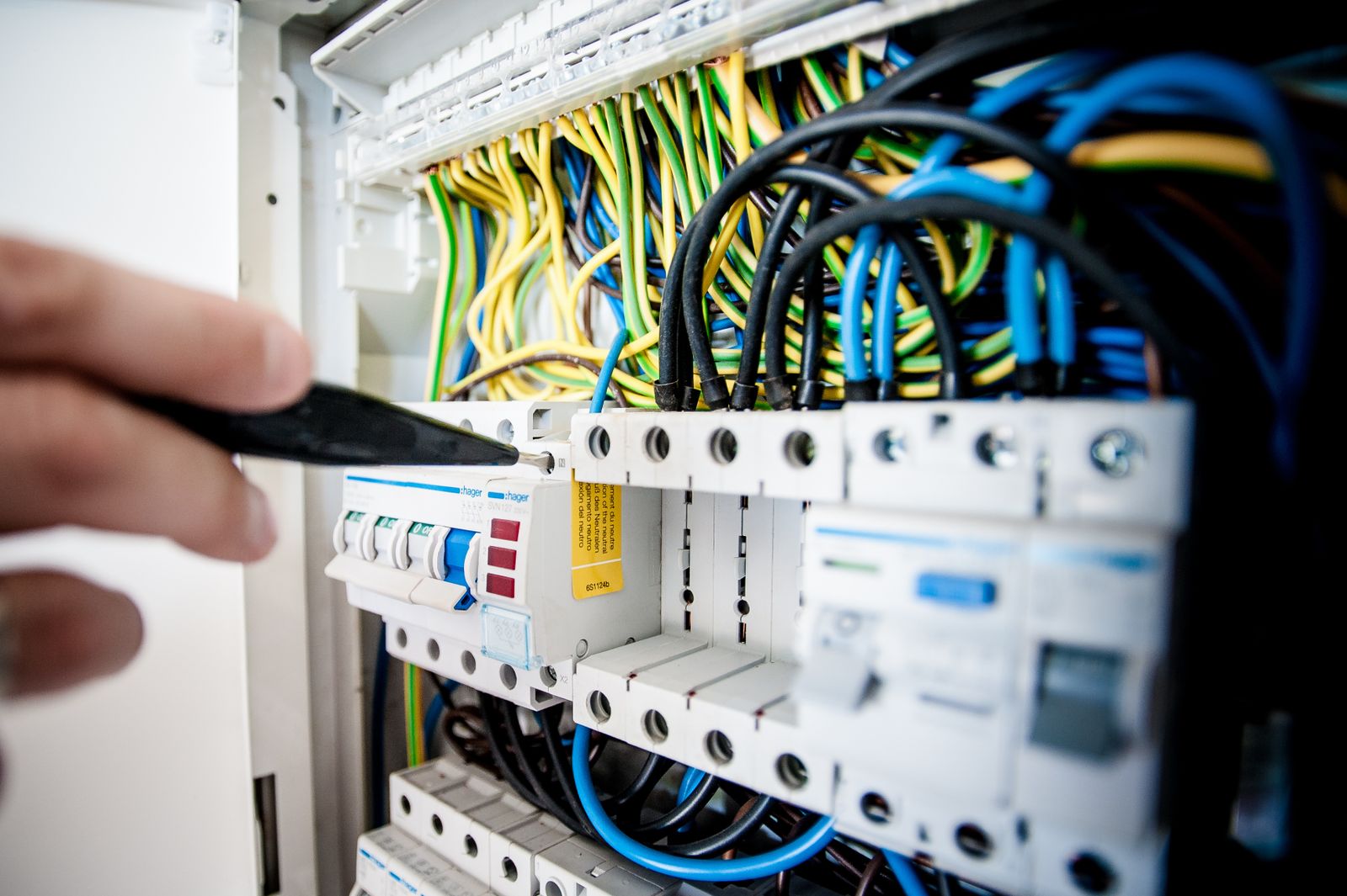 Switchboard wiring by Daytona Electrical